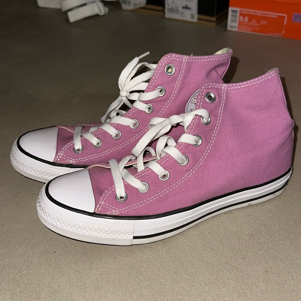 Magenta high top converse